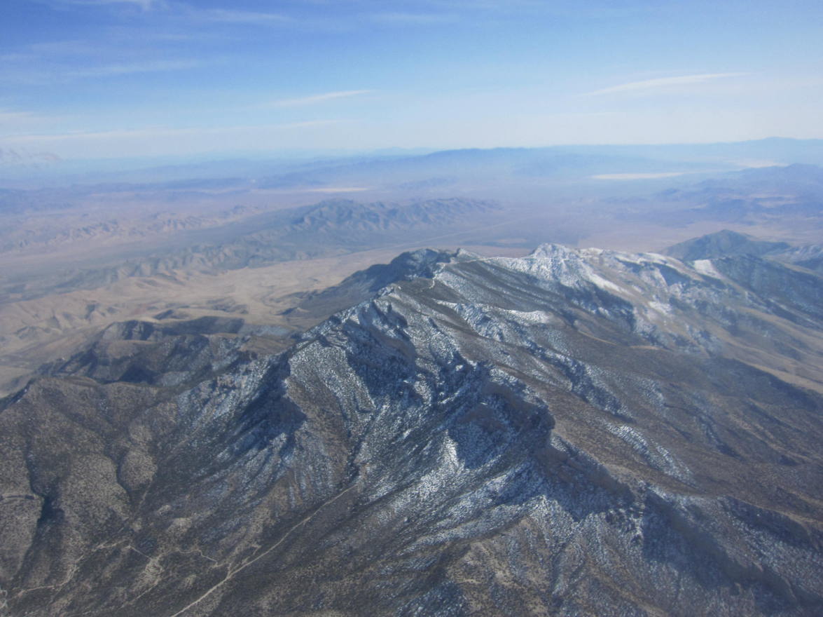 ロサンゼルスLosAngelesからラスベガスLasVegasへの飛行機Basin and Range