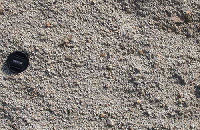 真砂化した花崗岩の露頭 Loc. 福島県石川町 